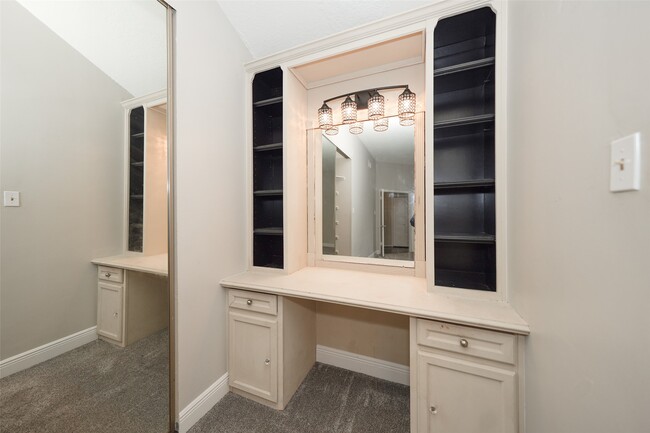 Building Photo - 13563 Catalina Village Dr