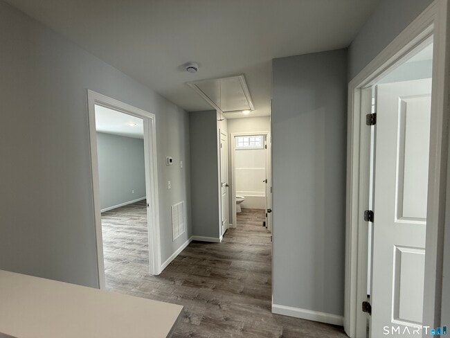 Building Photo - 96 Collis St