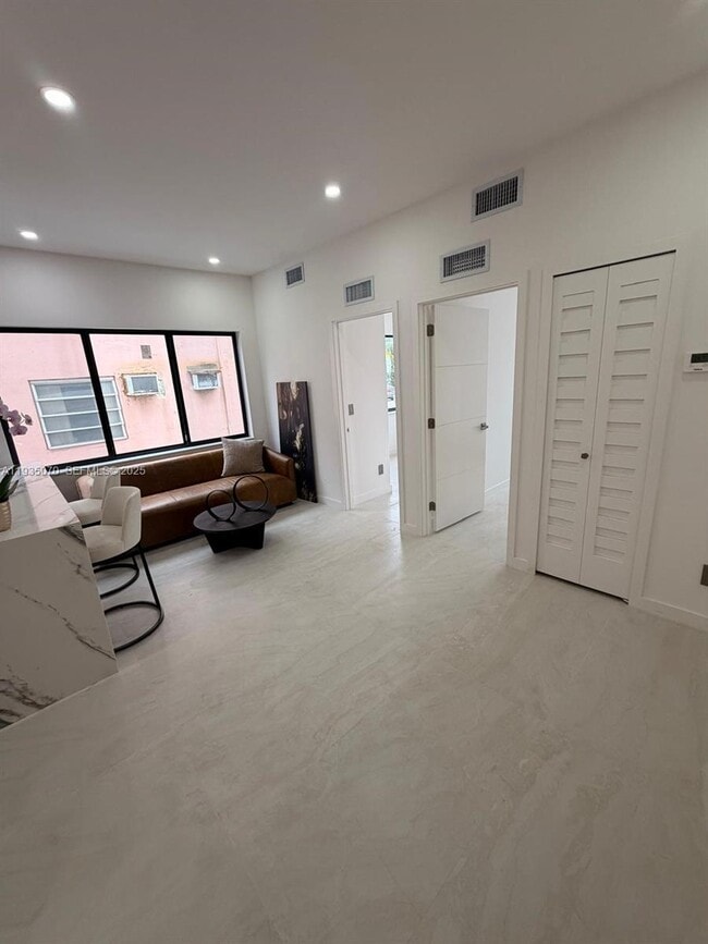 Building Photo - 2436 SW 7th St