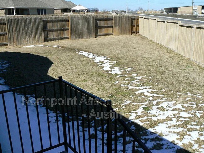 Building Photo - 3304 De Torres Cir