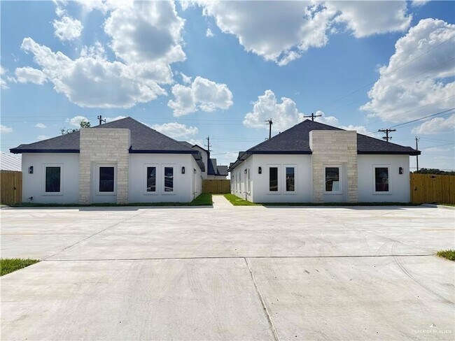 Building Photo - 1321 Joscelyn Dr