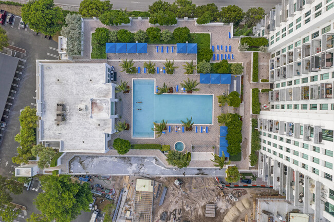 Building Photo - 300 S Australian Ave