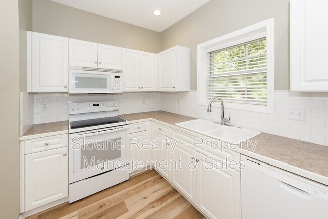 Building Photo - 112 Tanglewood Cir