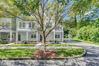 Building Photo - 123 Sabal Ct