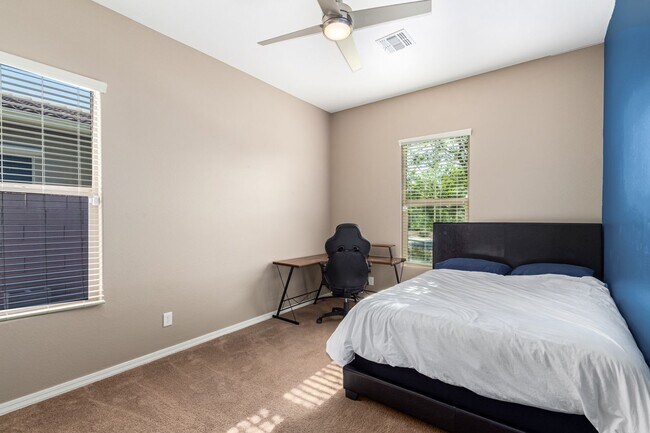 Building Photo - Rare opportunity to lease a house of this ...