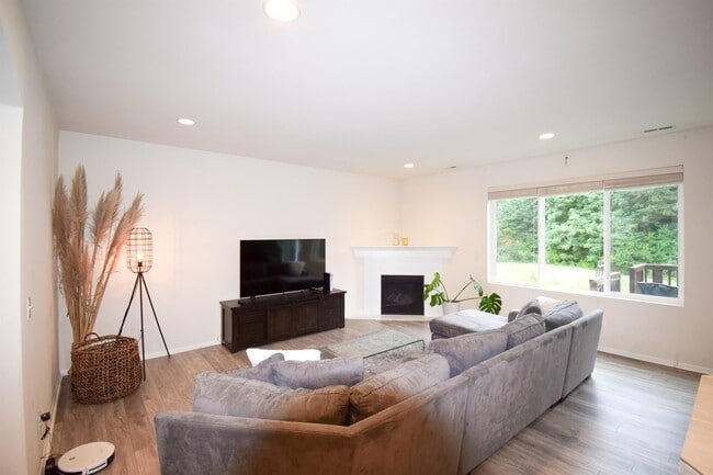 Building Photo - 4721 Joppa St SW