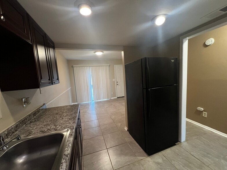 Building Photo - 6468 Parton Ct