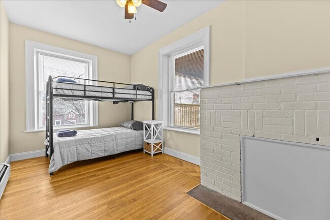 Building Photo - 416 Pearl St