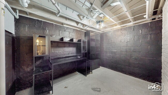 Building Photo - 1492 S Jefferson St