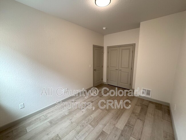 Building Photo - 542 Brecken Ct