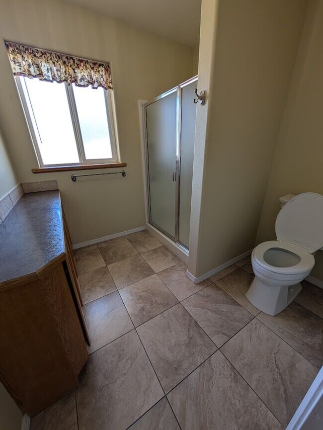 Building Photo - Gorgeous 3 Bedroom 2 Bath Condo - Deck with a View!