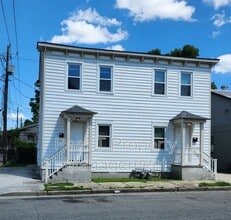 Building Photo - 814 Ott St