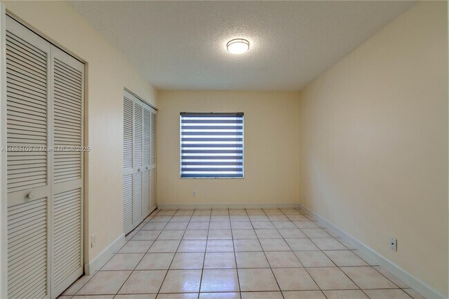 Building Photo - 1501 SW 149th Ave
