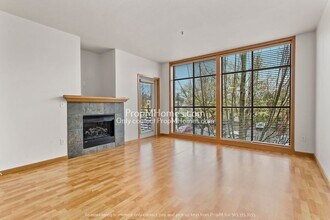 Building Photo - Light Filled One Bedroom Condo at the Beranger!