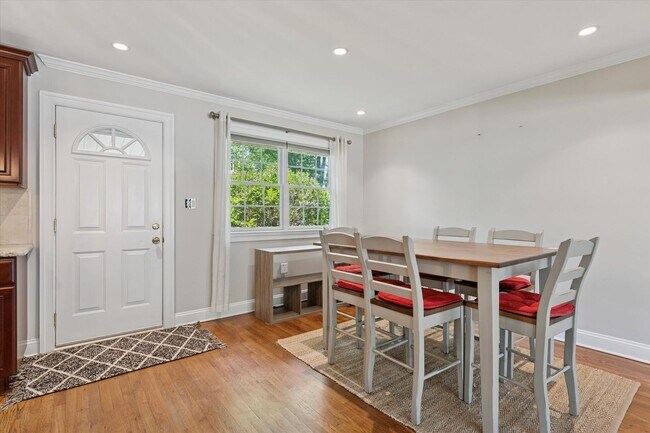 Building Photo - Beautiful Home in Chatham, North Wilmington