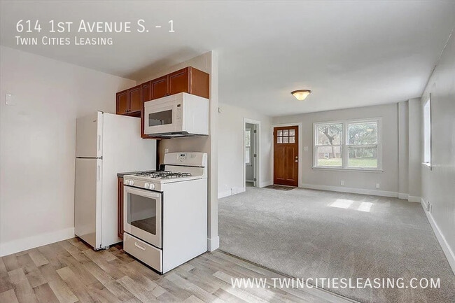 Building Photo - 614 1st Ave S