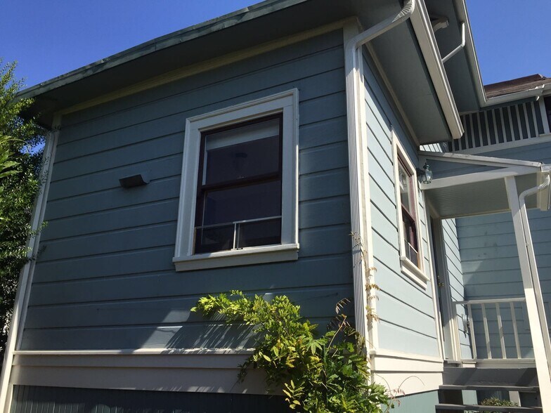 Building Photo - 2232 Clinton Avenue