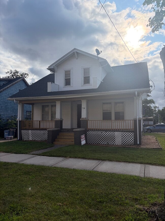 Building Photo - 716 Lafayette St