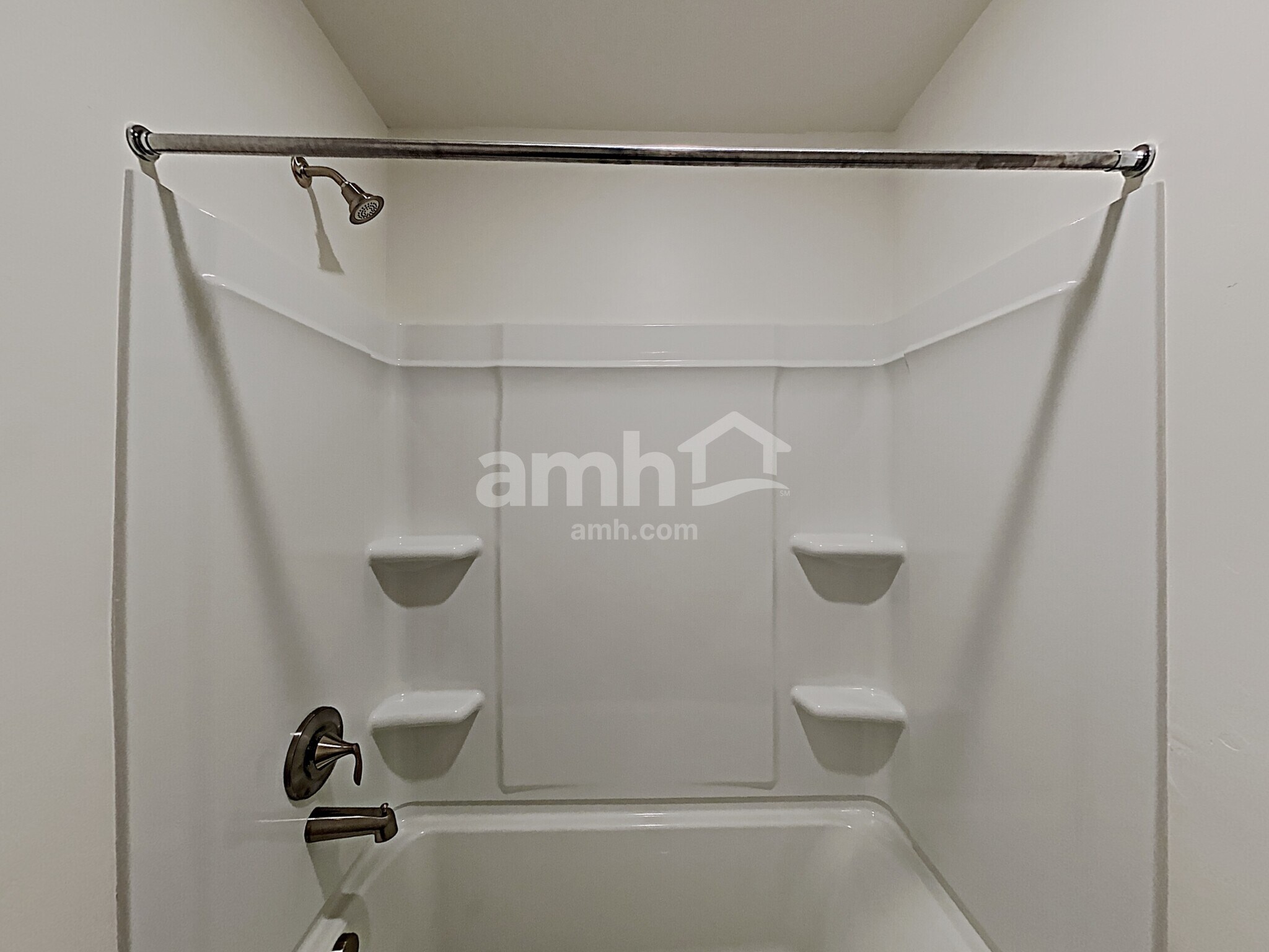 Building Photo - 1273 E White St