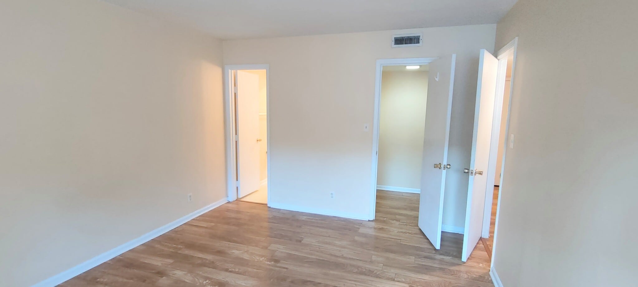 Building Photo - 10301 N Kings Hwy