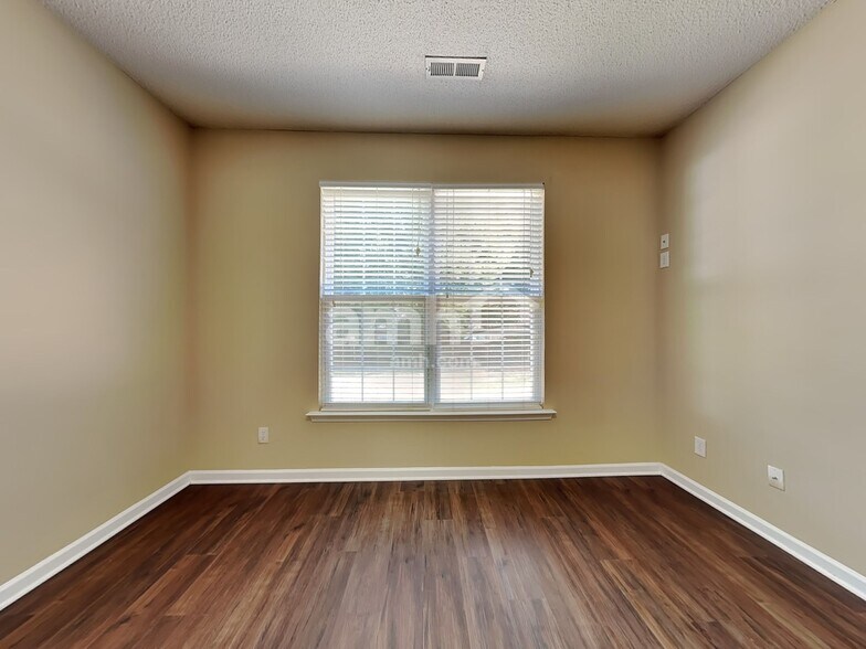 Building Photo - 6039 Willomere Cir