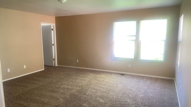 Building Photo - 1133 Pinnacle Dr