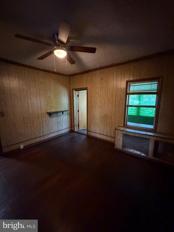 Building Photo - 1919 16th St SE