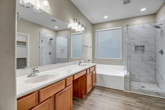 Building Photo - 14456 W Boca Raton Rd