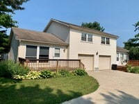 Building Photo - 644-646 Sequoia Lane