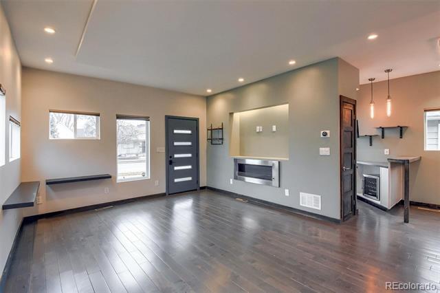 Building Photo - 2798 S Lincoln St