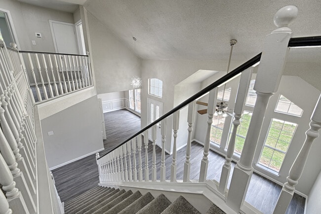 Building Photo - 2038 Biscayne Dr