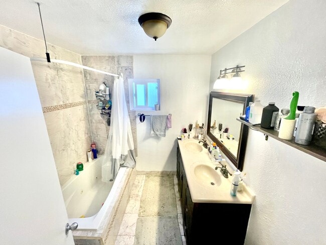 Building Photo - Fully remodeled house in Spring Valley on ...