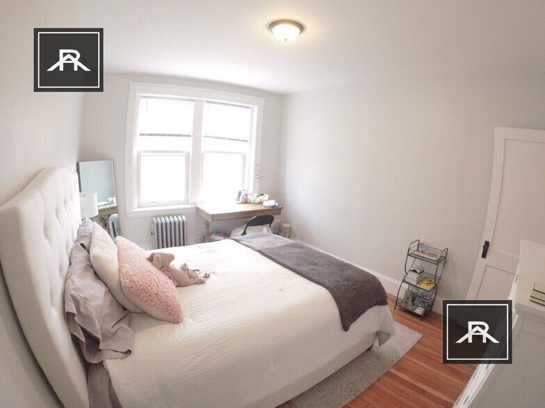 Building Photo - 241 Freeman St