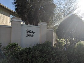 Building Photo - 4605 SW 48th Dr