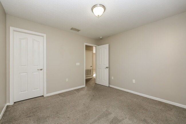 Building Photo - 10435 Frog Pond Dr