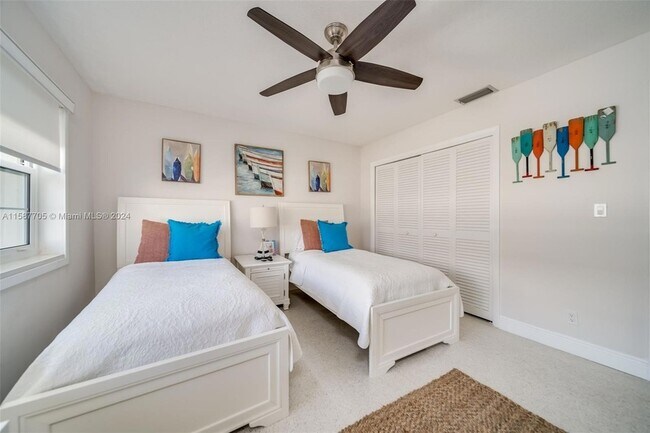 Building Photo - 5450 N Ocean Blvd