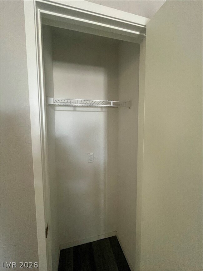 Building Photo - 5415 W Harmon Ave