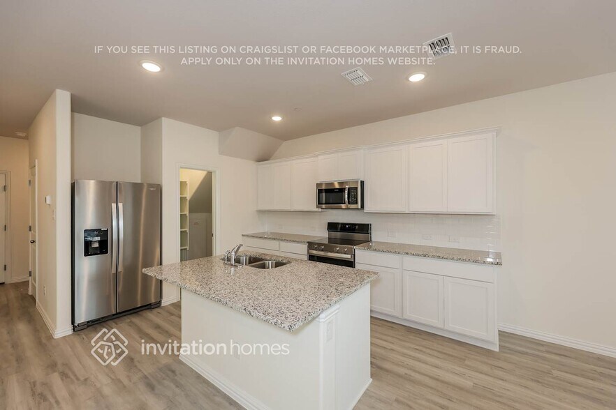 Building Photo - 751 Bonnet Trl
