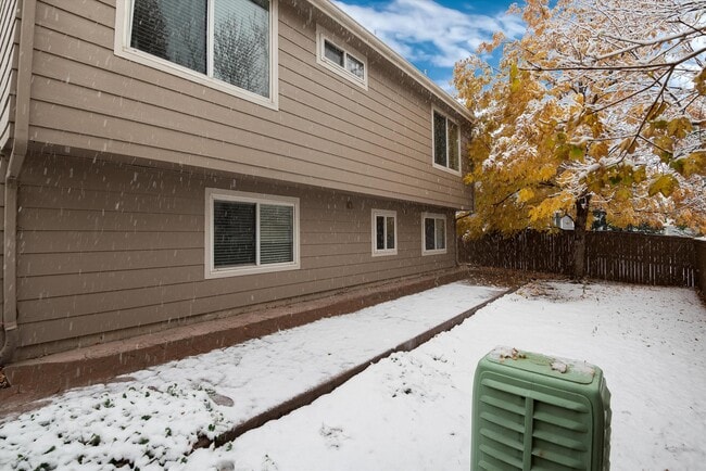 Building Photo - 3624 Bucknell Dr