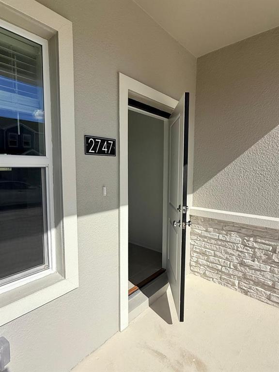 Building Photo - 2747 Skyline Lp