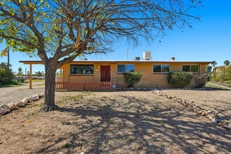 Building Photo - 210 S Alandale Pl