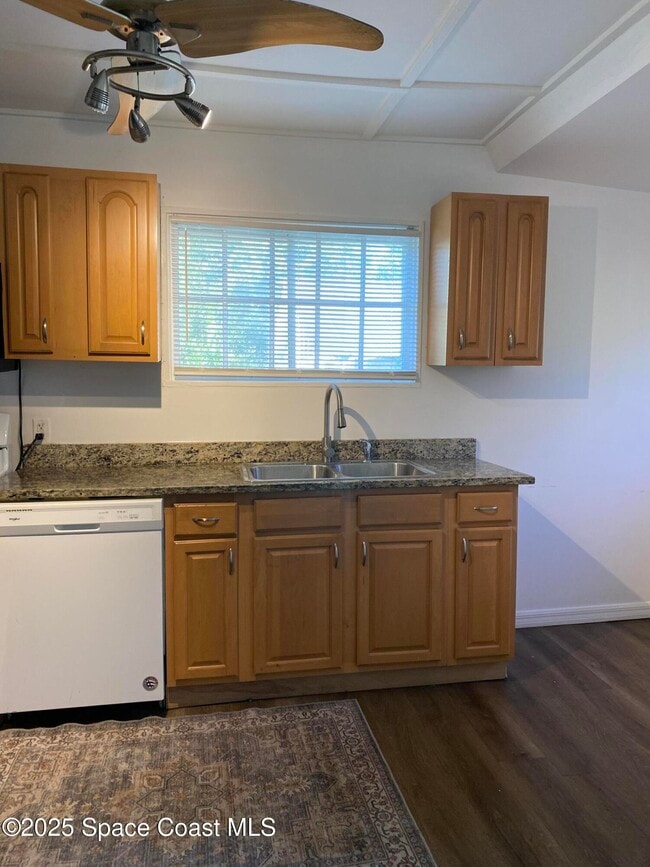 Building Photo - 1903 Fletcher St