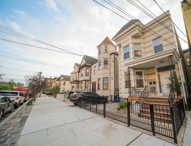 Building Photo - 2507 Palisade Ave