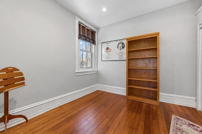 Building Photo - 201 W Barnard St