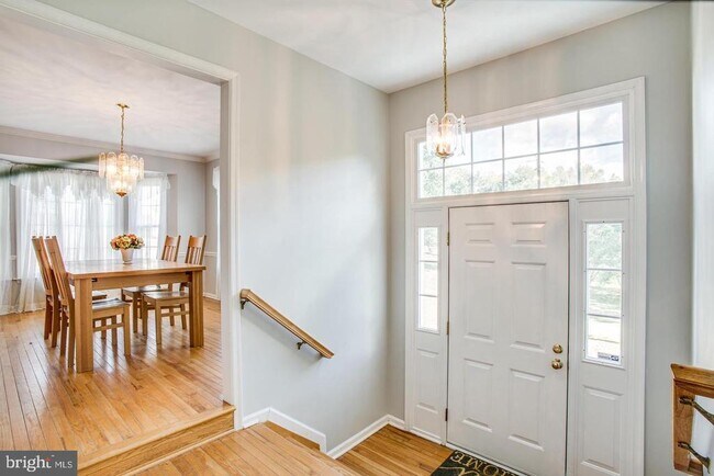 Building Photo - 201 Anchor Cove