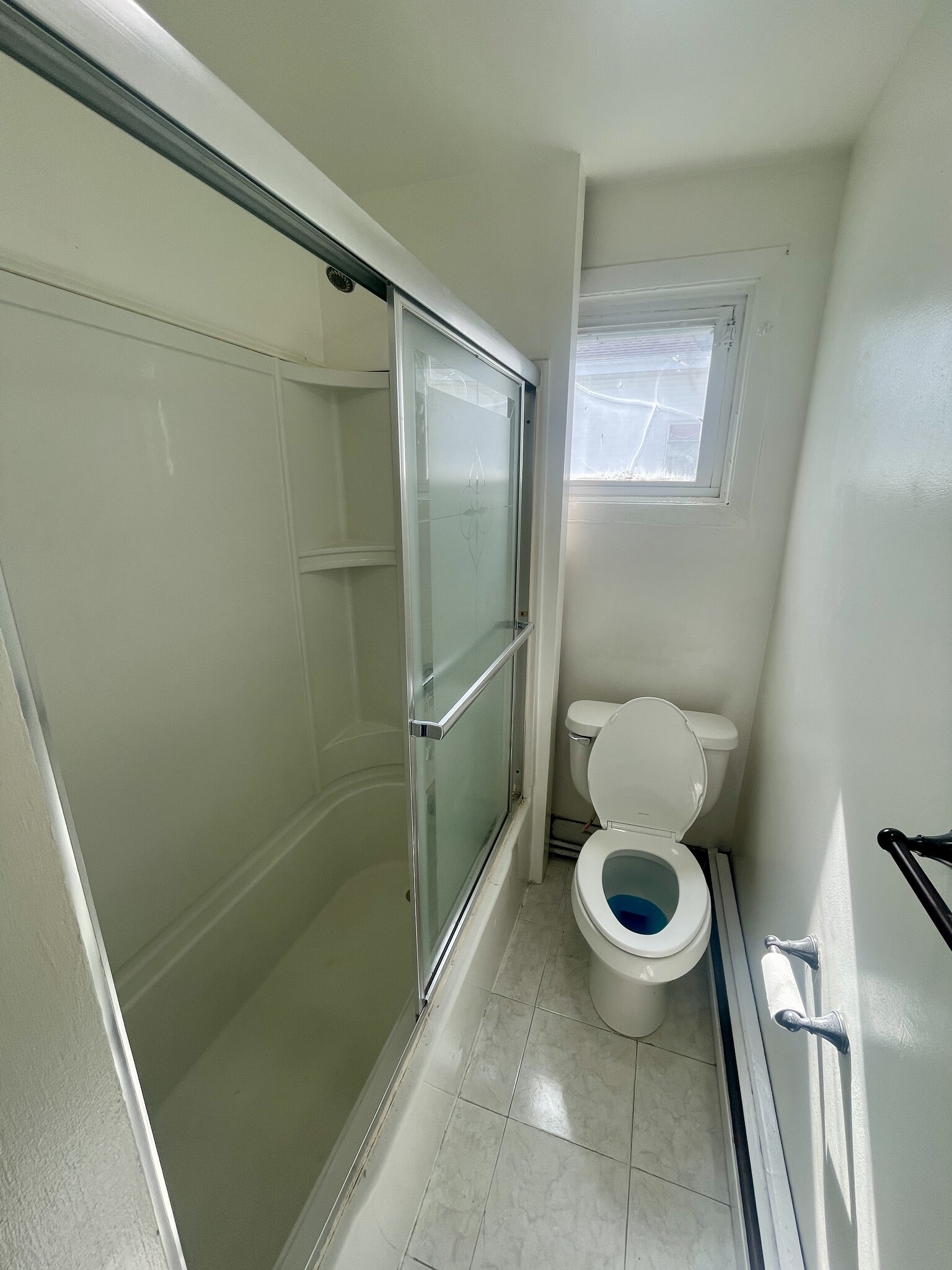 Bathroom - 44 Pine St