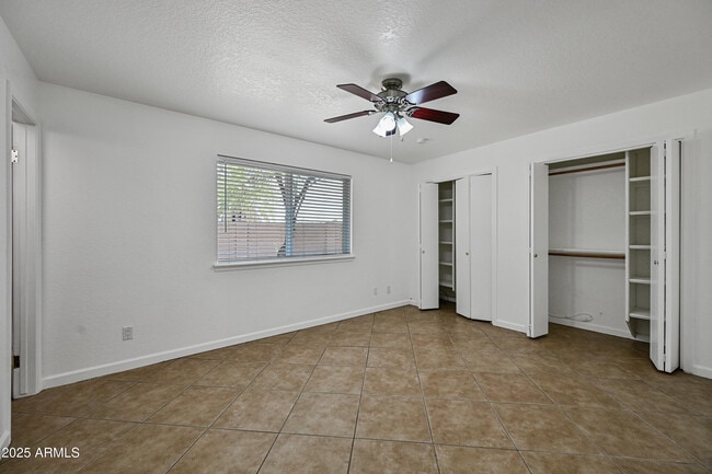 Building Photo - 1503 E Florian Ave