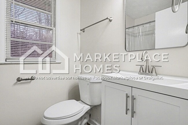 Building Photo - 8246 Collier St SW