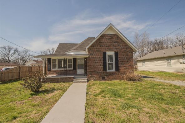 Beautiful historic home near downtown Murfreesboro. Convenient to shopping and interstate. Newly renovated! - 725 North Academy Street