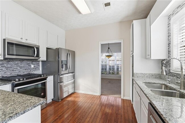 Building Photo - 1402 Edgeley Way